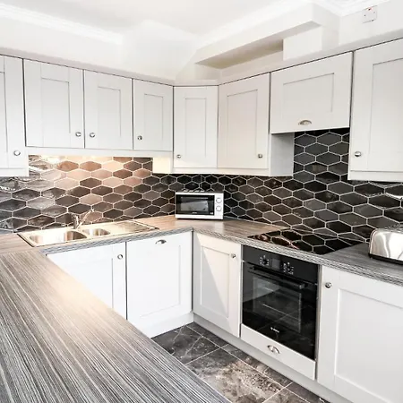 Cresent Townhouse *